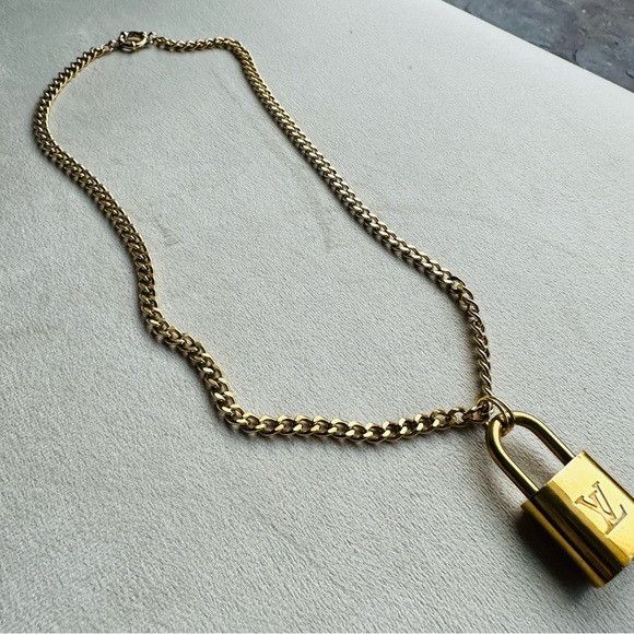 Louis Vuitton Lock Necklace Stainless Steel Curb Chain Gold Tone - Picture 7 of 15